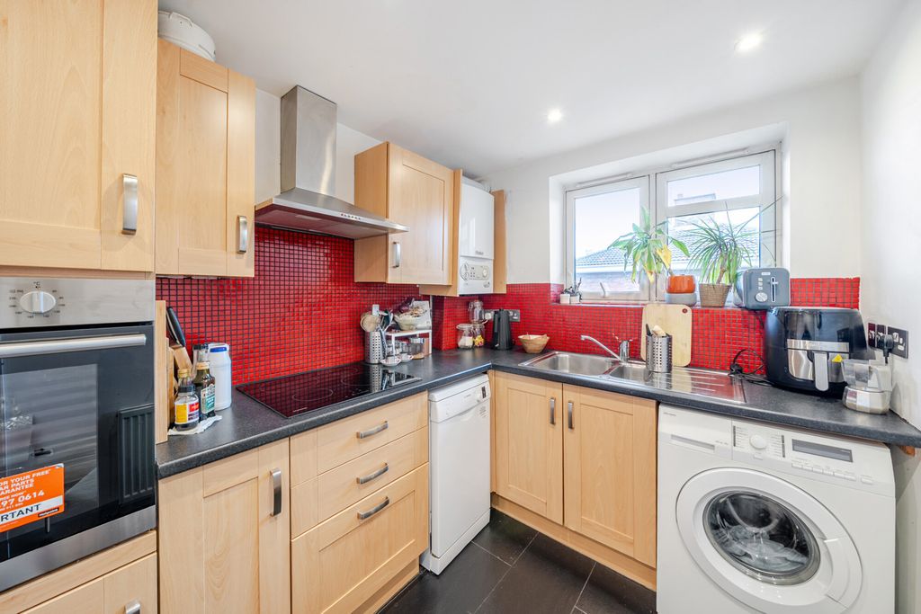 Property photo 3 of 16 1424517-14-69Aff9...