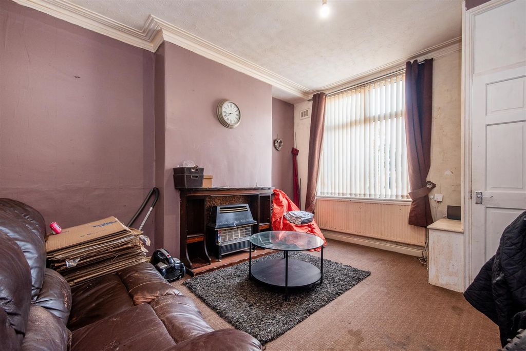 Property photo 2 of 14 Lounge