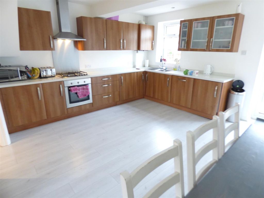 Property photo 3 of 7 3933973