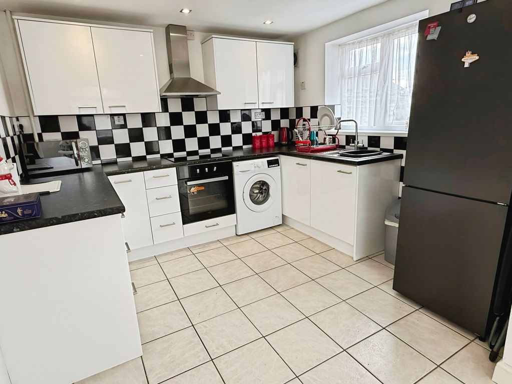 Property photo 3 of 23