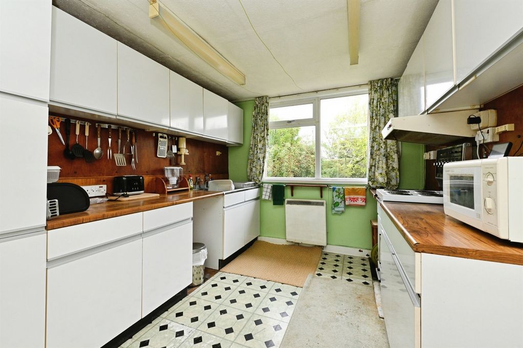 Property photo 3 of 18