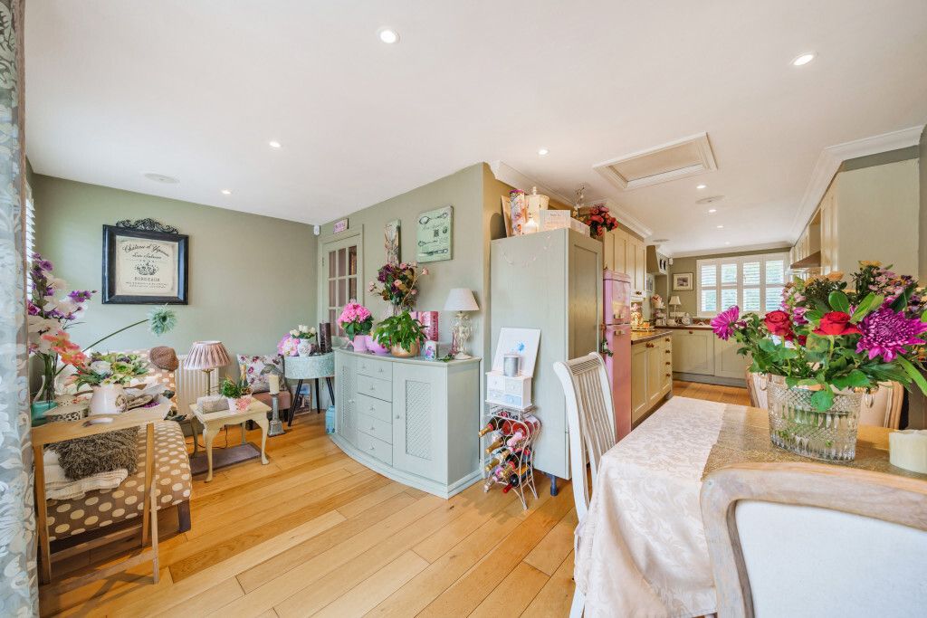 Property photo 2 of 21 Picture No. 13