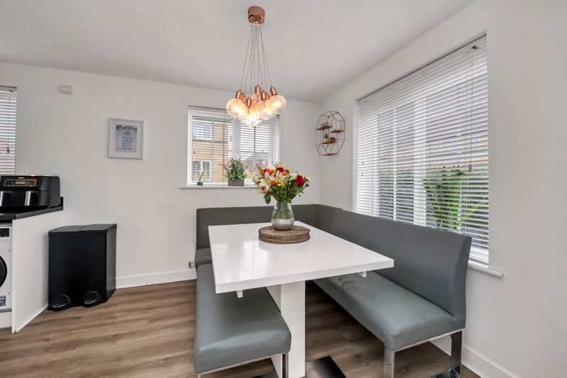 Property photo 3 of 18 Dining Area