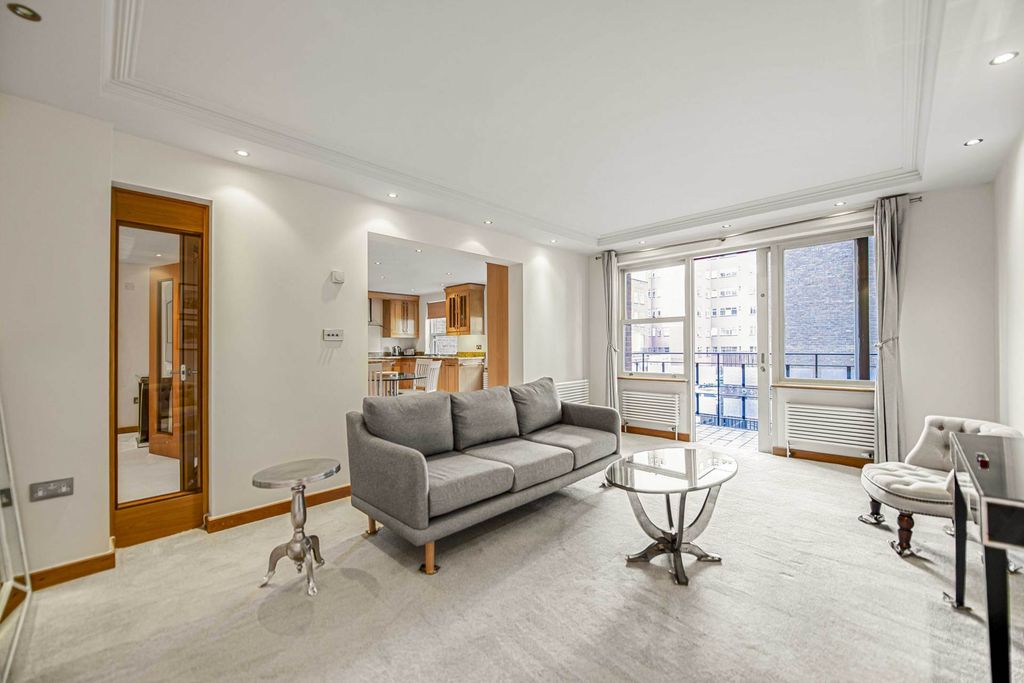 Property photo 2 of 23