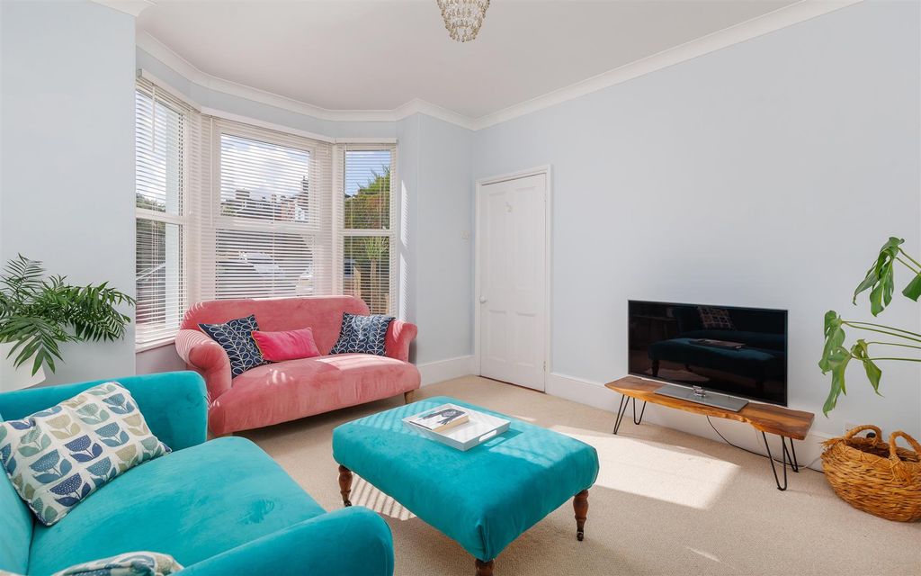 Property photo 2 of 26 Sitting Room