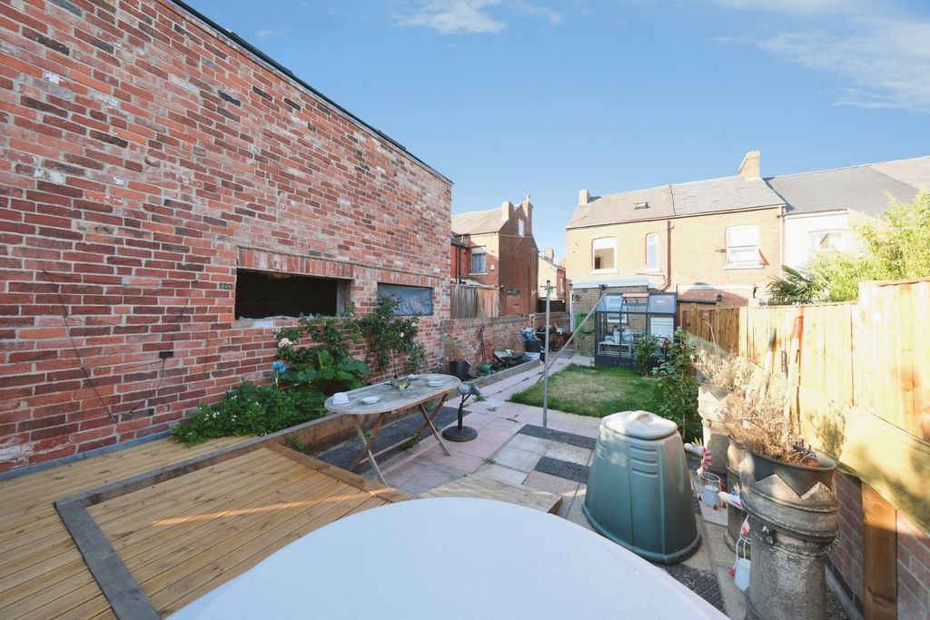 Property photo 2 of 16 Pbox-Img.Jpg
