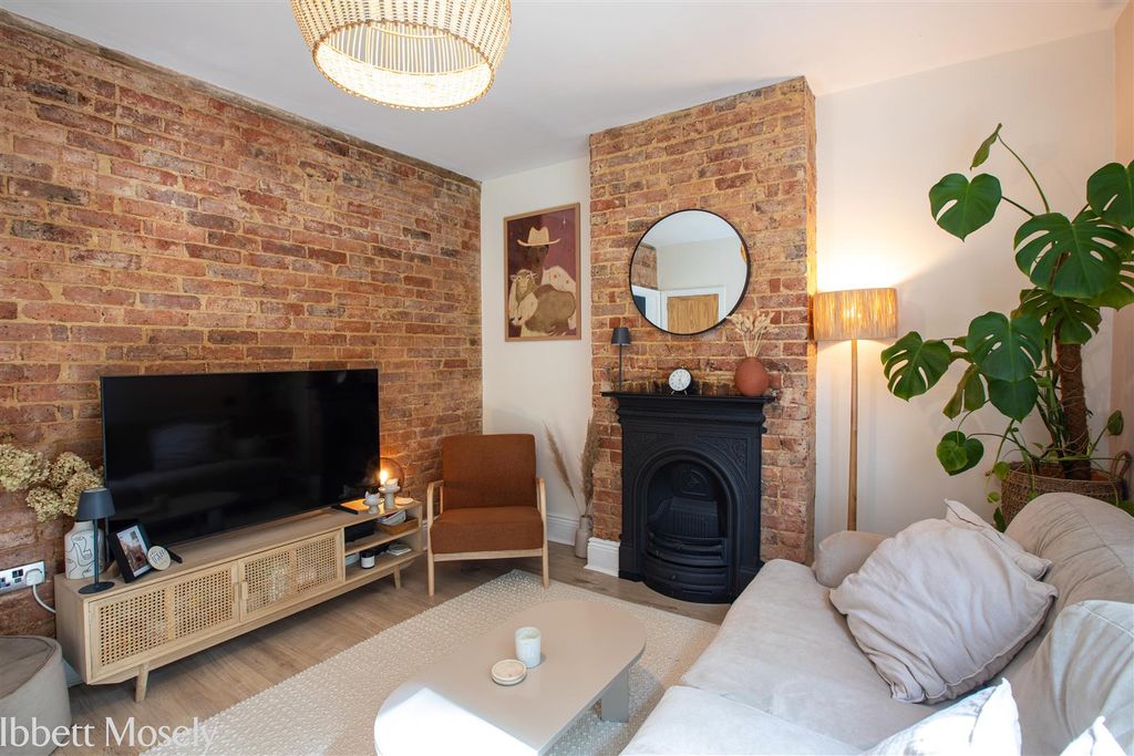 Property photo 3 of 19 20260612-14 Holyoake Terrace-17.Jpg