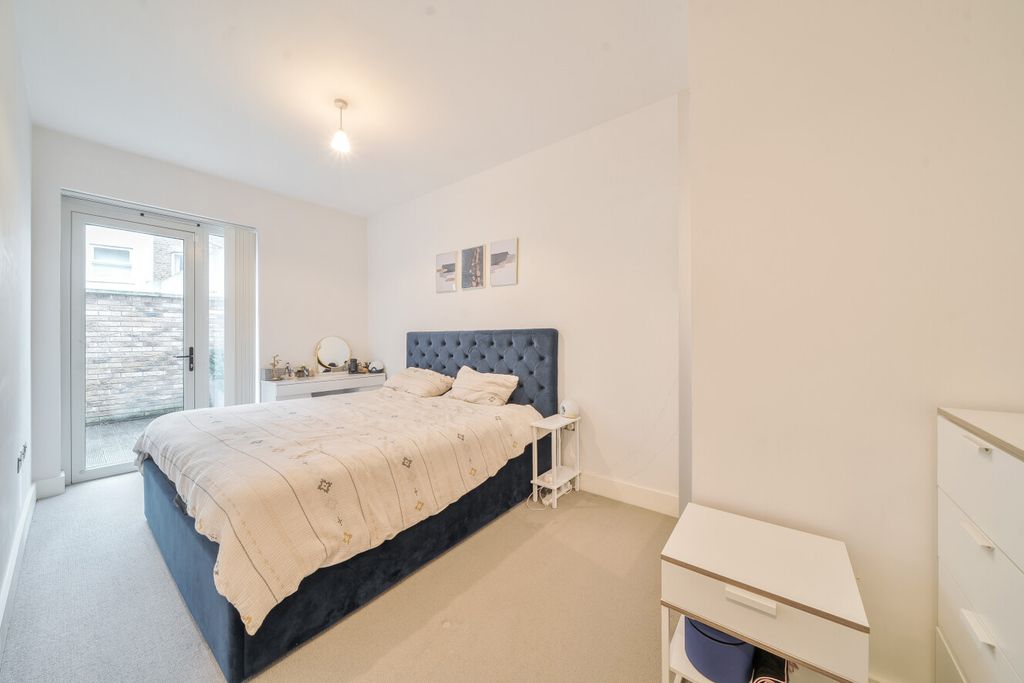 Property photo 3 of 21 1401756-8-6973771...