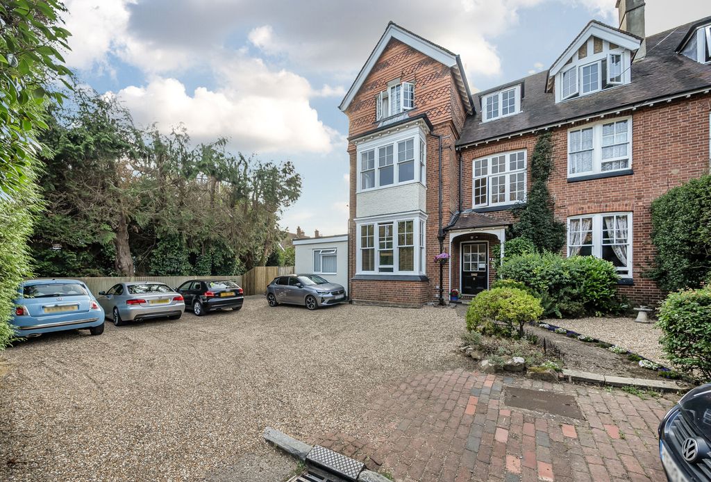 Property photo 1 of 9 1313864-1-6866d81...