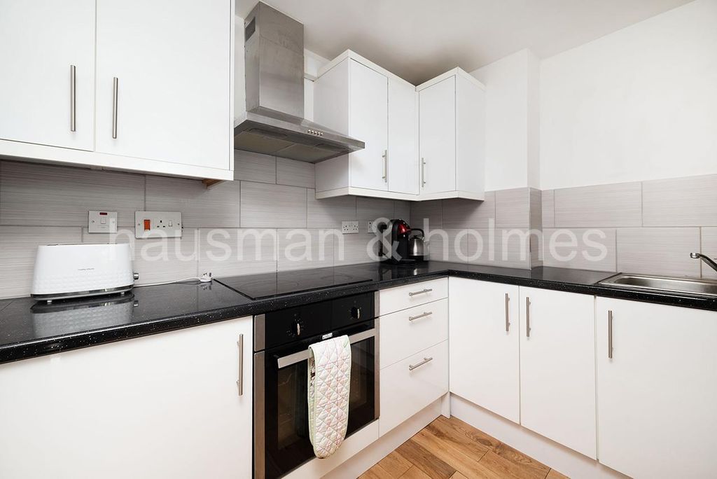 Property photo 1 of 10 W07.Jpg