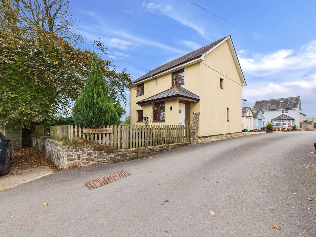 Property photo 1 of 18 Front