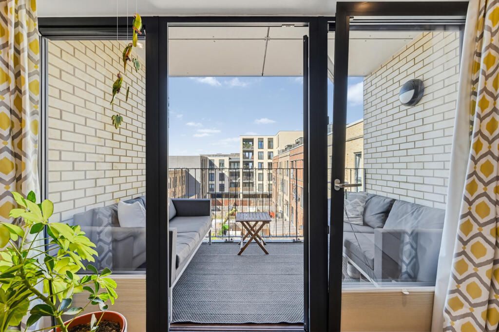 Property photo 2 of 10 Balcony