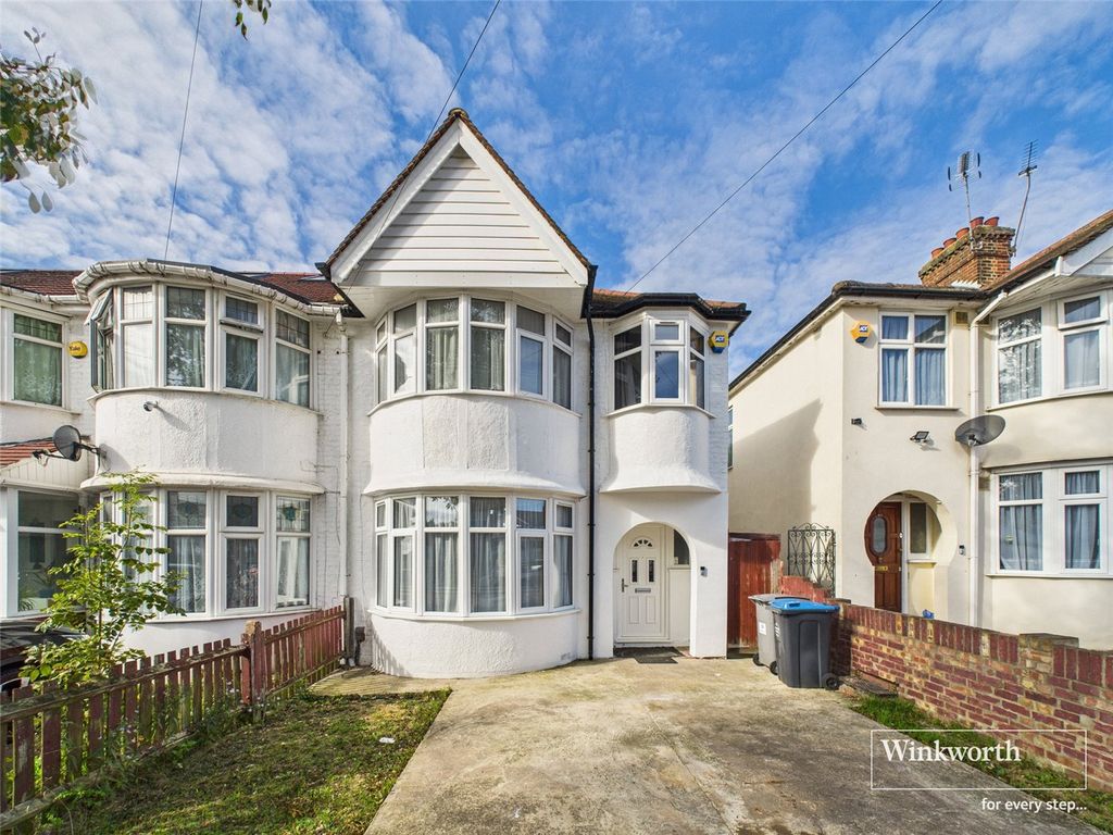 Property photo 1 of 10 External