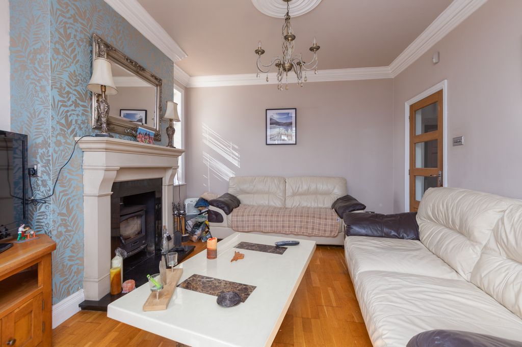 Property photo 3 of 37