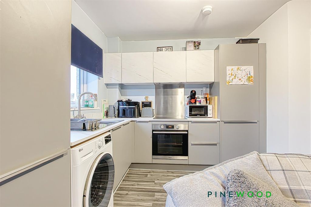 Property photo 2 of 17 Kitchen/Living Room