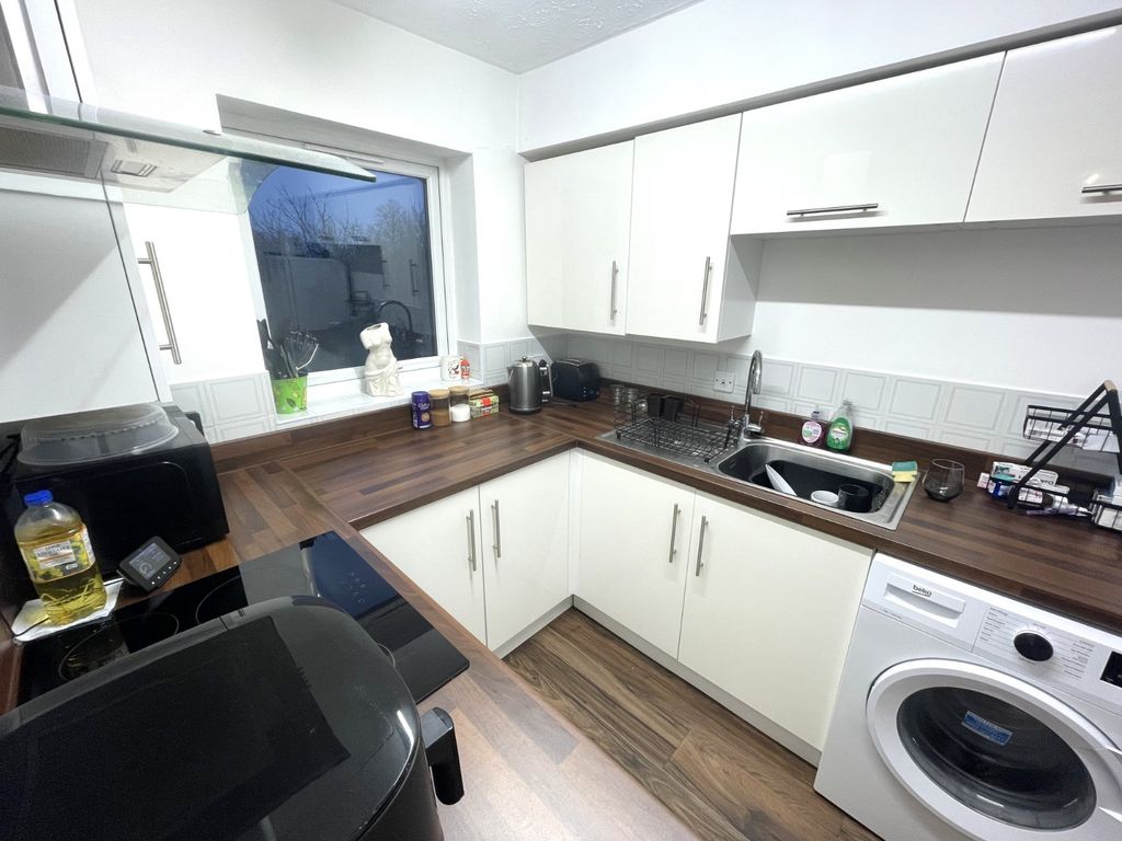 Property photo 2 of 9 Picture No. 07