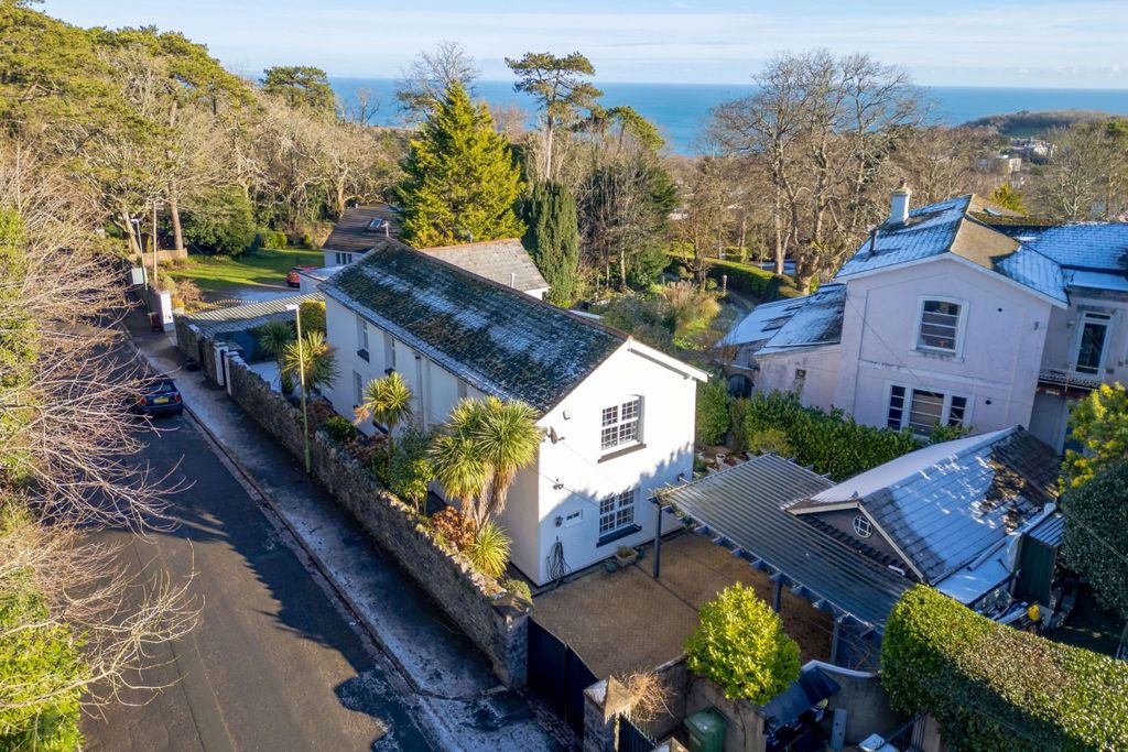 Property photo 2 of 41