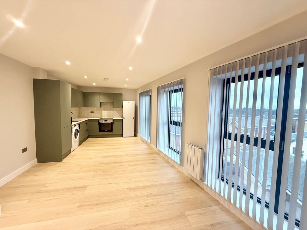 Property photo 1 of 4 Lounge Kitchen