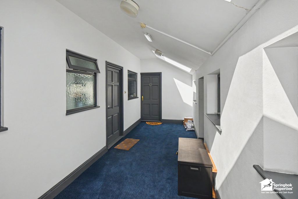 Property photo 2 of 11 Image 1