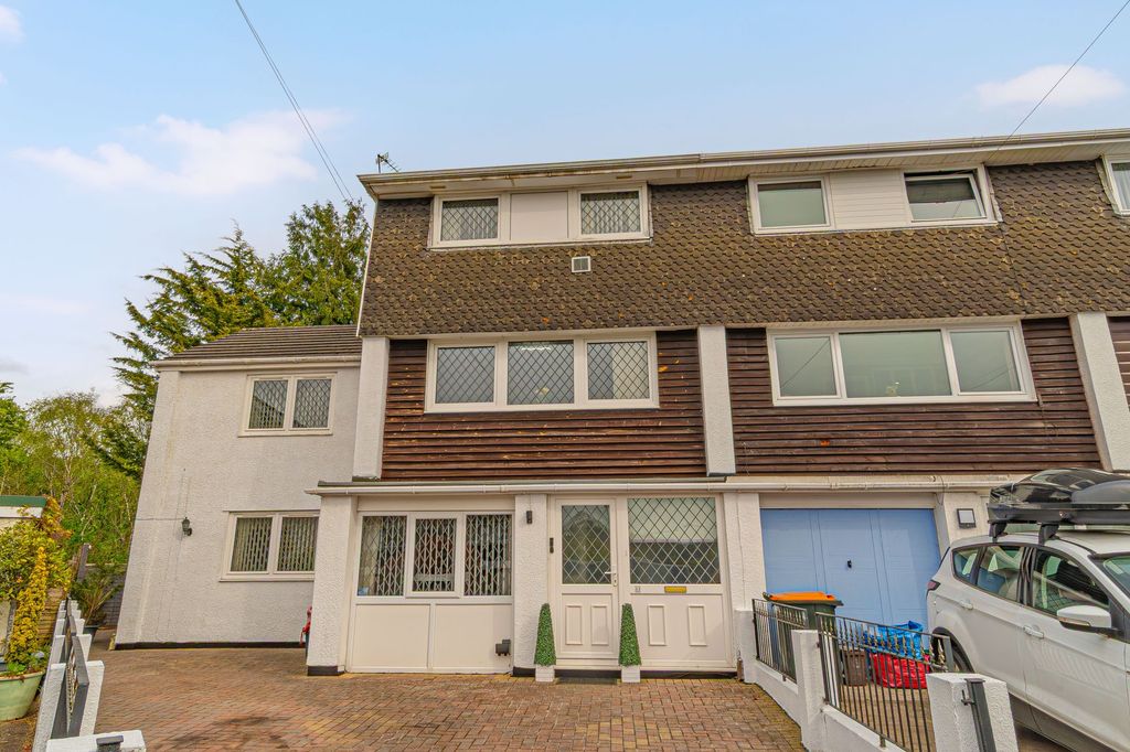 Property photo 1 of 44