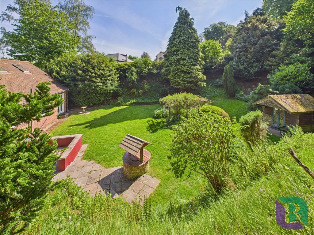 Property photo 2 of 23