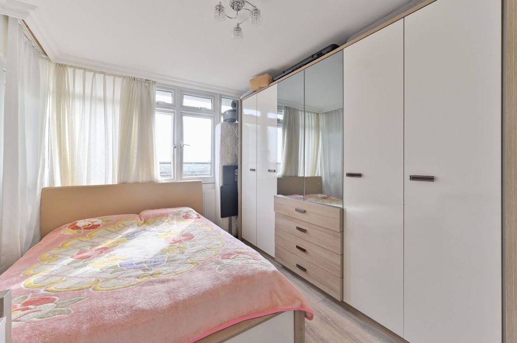 Property photo 3 of 14