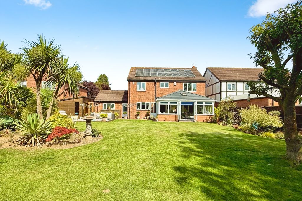 Property photo 3 of 29 4390859