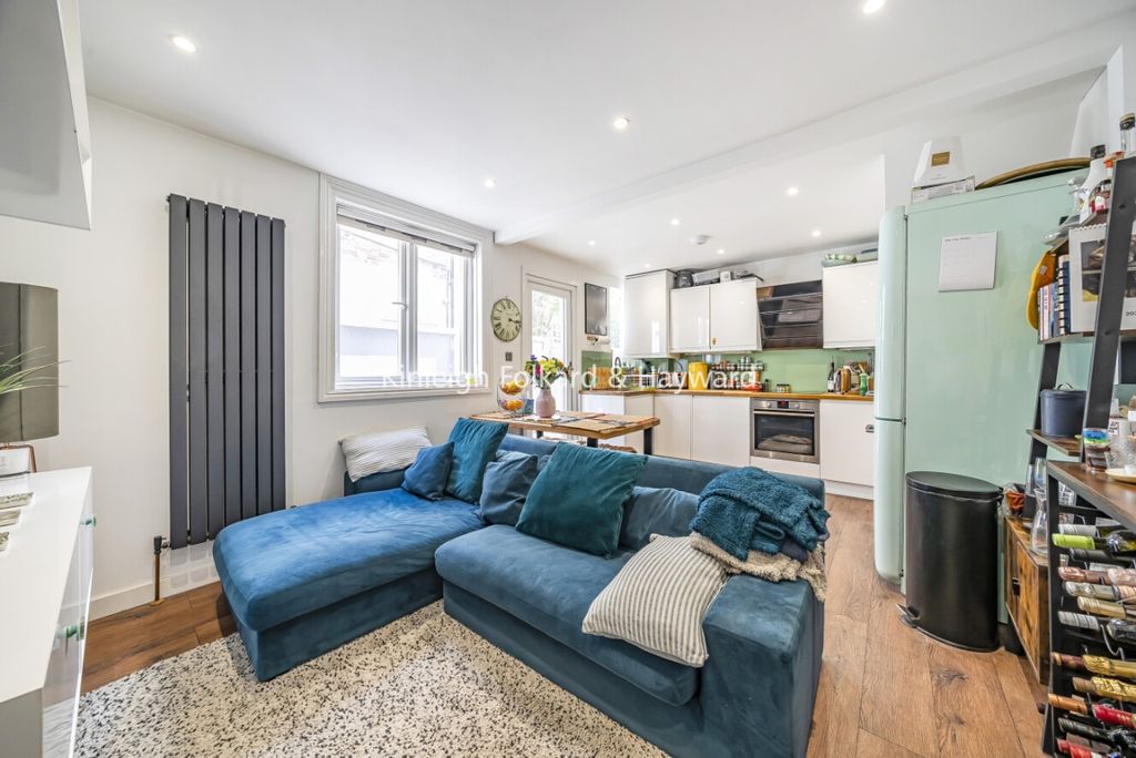 Property photo 1 of 6 E6Daa3Fe-7E38-403F-8