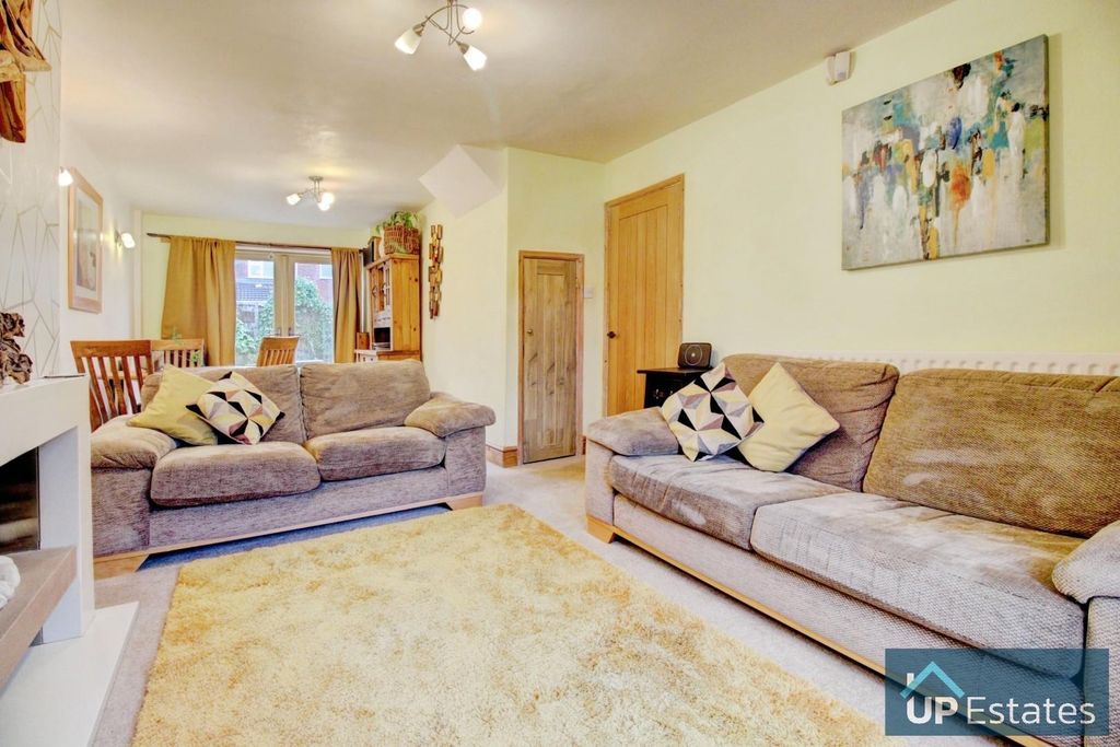 Property photo 2 of 25