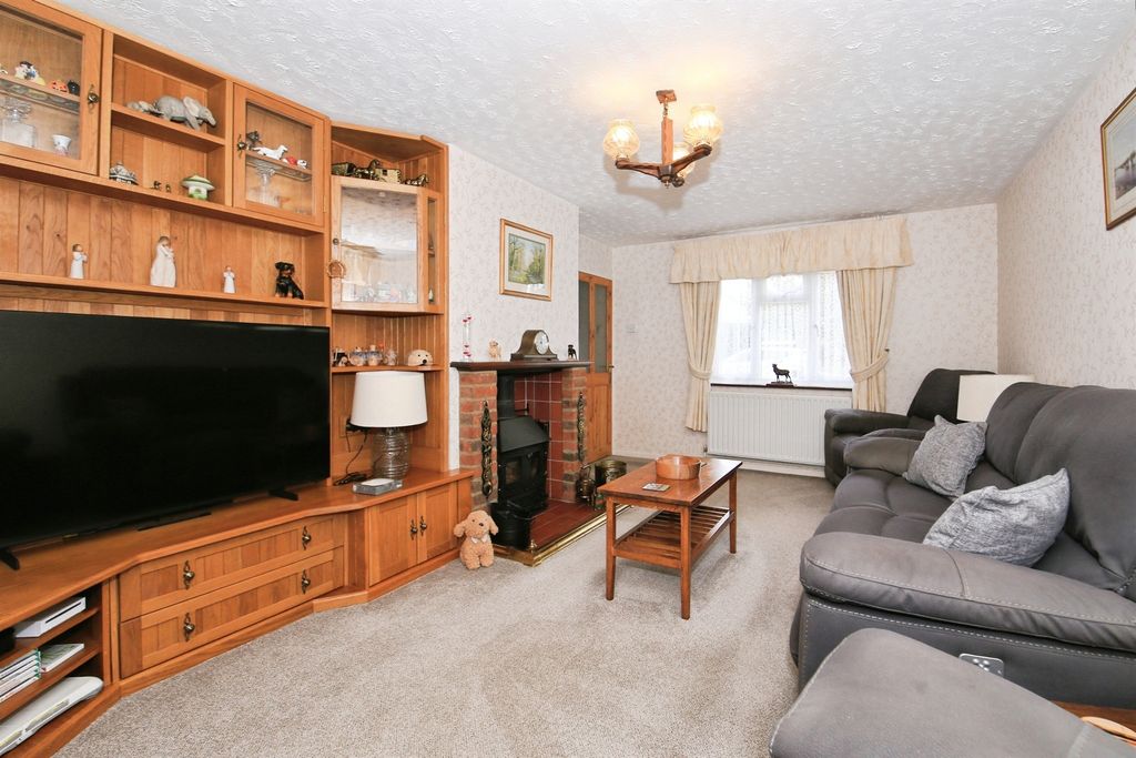 Property photo 2 of 21