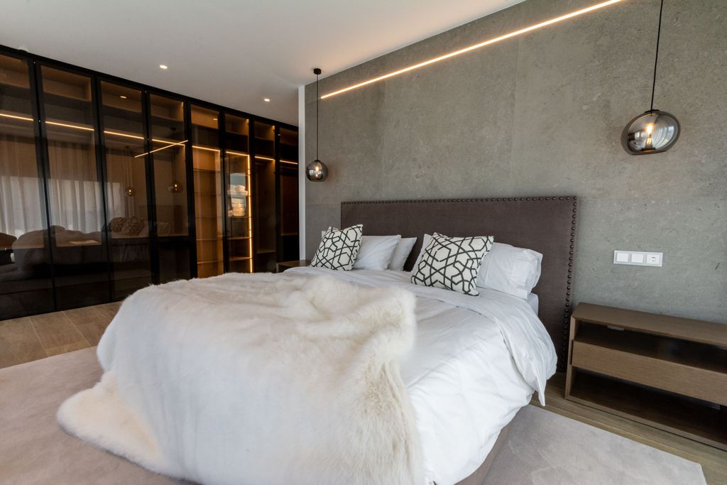 Property photo 3 of 22 Photo 2