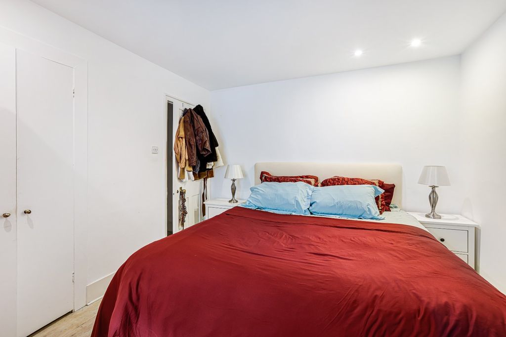 Property photo 2 of 6