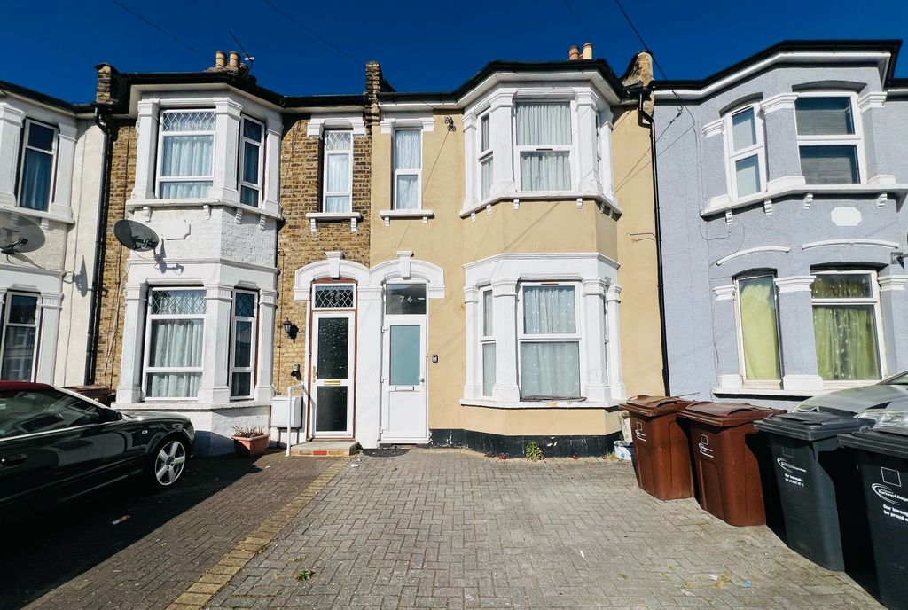Property photo 1 of 12