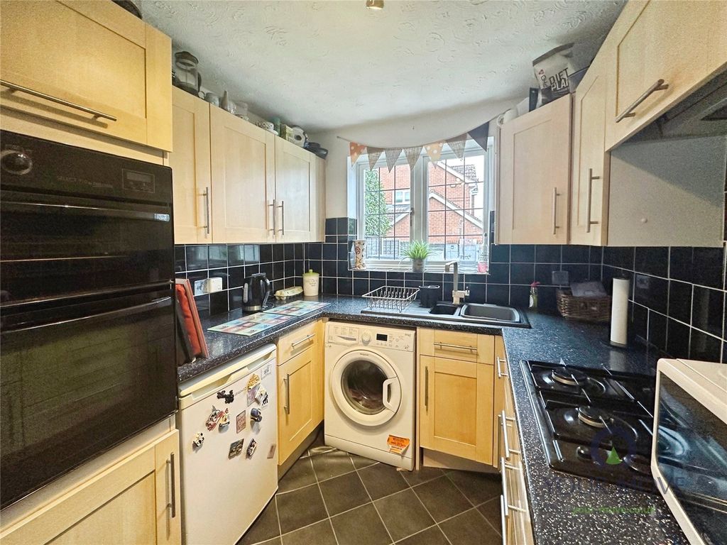 Property photo 2 of 16 Kitchen