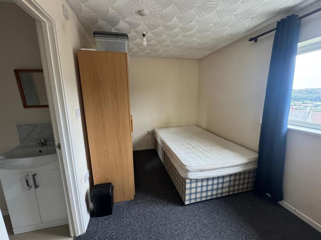 Property photo 1 of 7 Spare Room 1.Jpeg