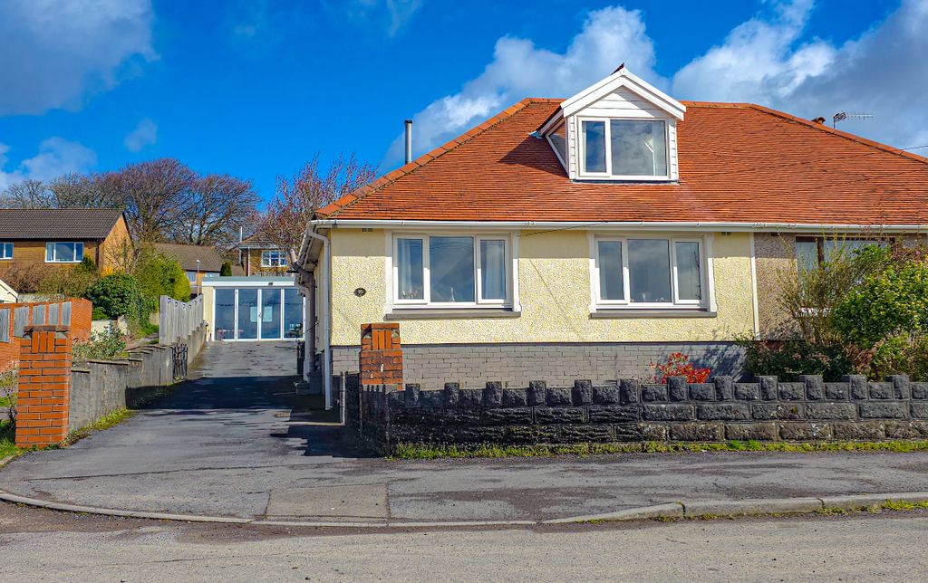 Property photo 1 of 40