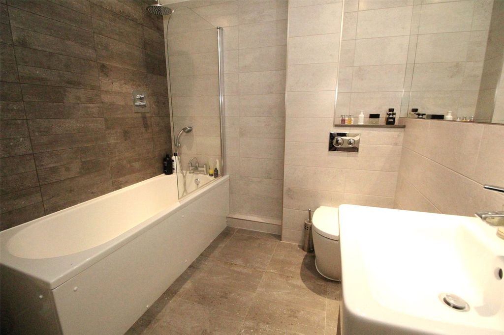 Property photo 3 of 6 Picture No. 04