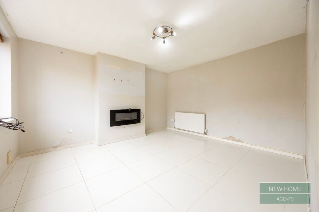 Property photo 3 of 17 Photo 4