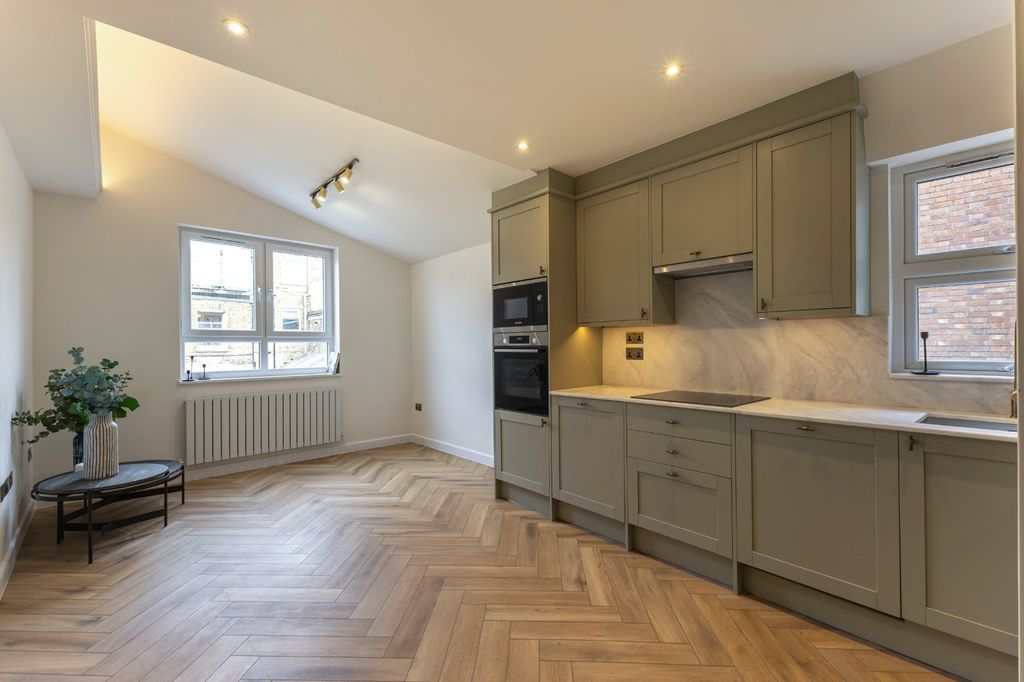 Property photo 3 of 12 Kitchen/Living