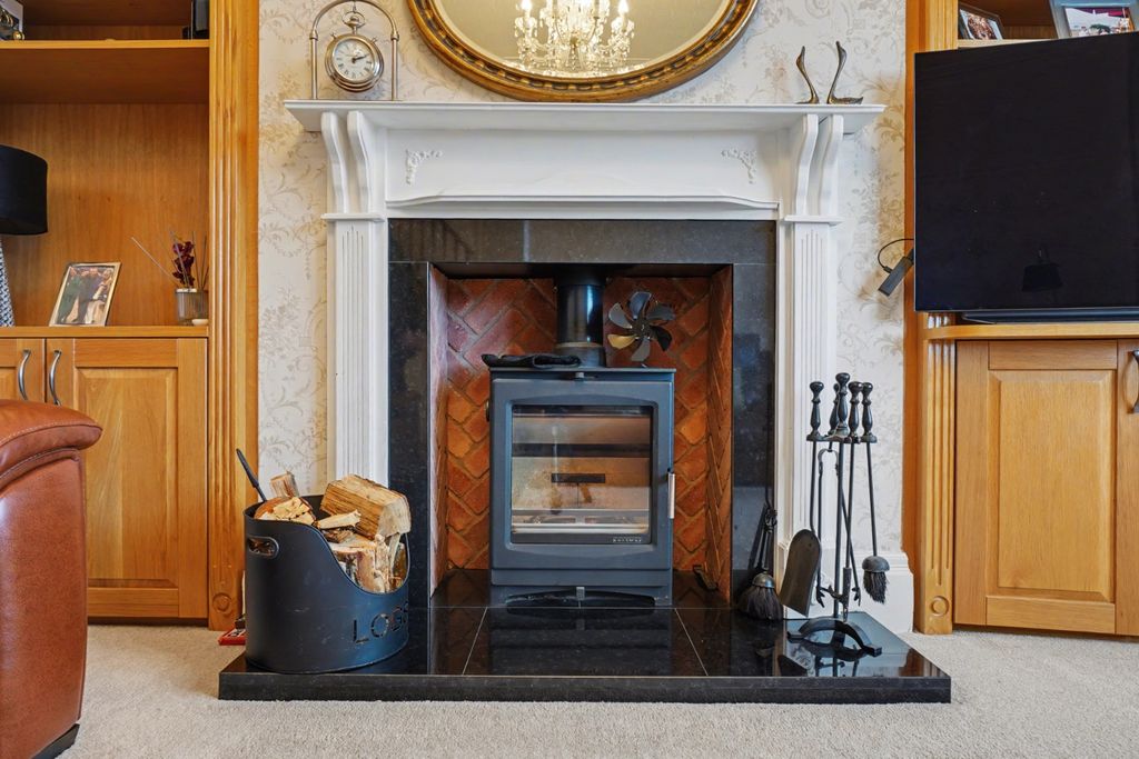 Property photo 3 of 23 4703357