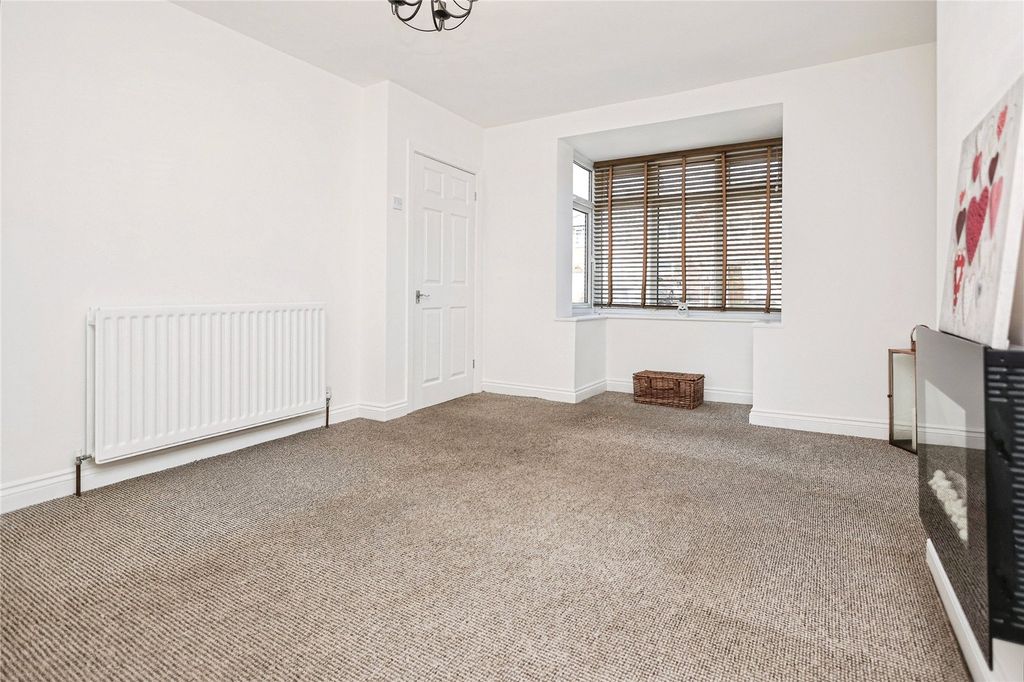 Property photo 2 of 19 Picture No. 17