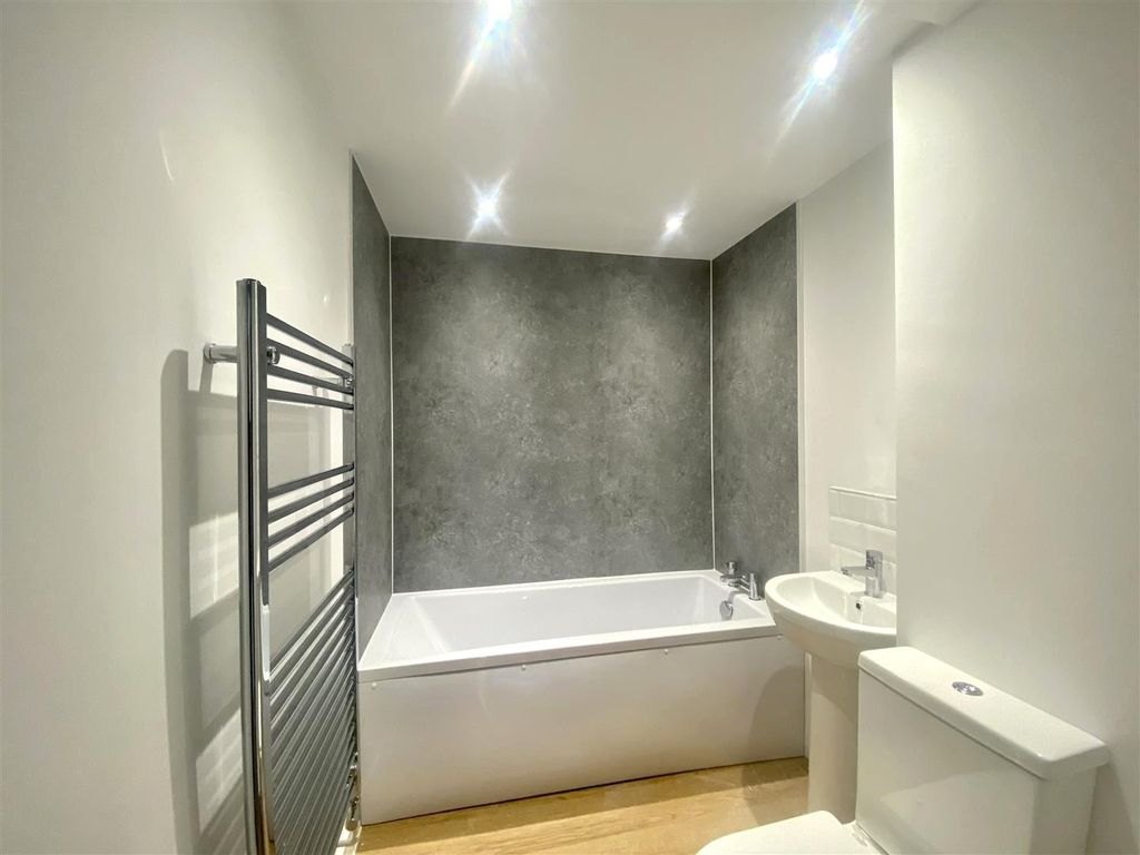 Property photo 2 of 8 Bathroom 3.Jpg