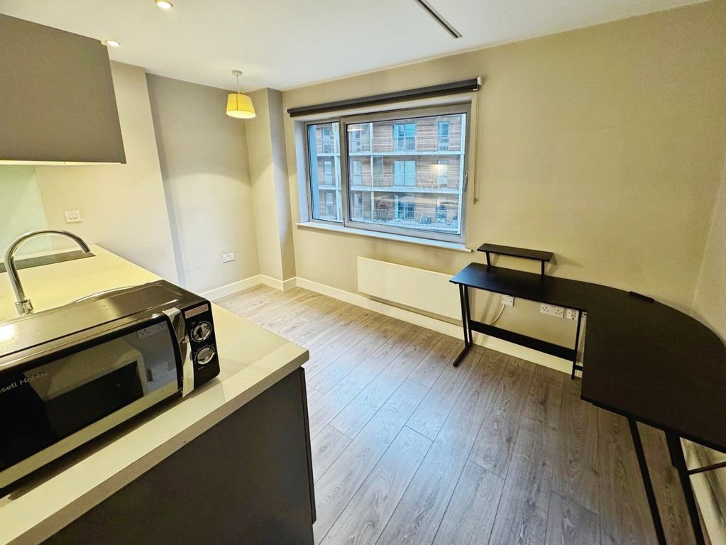 Property photo 2 of 9 Picture No. 16