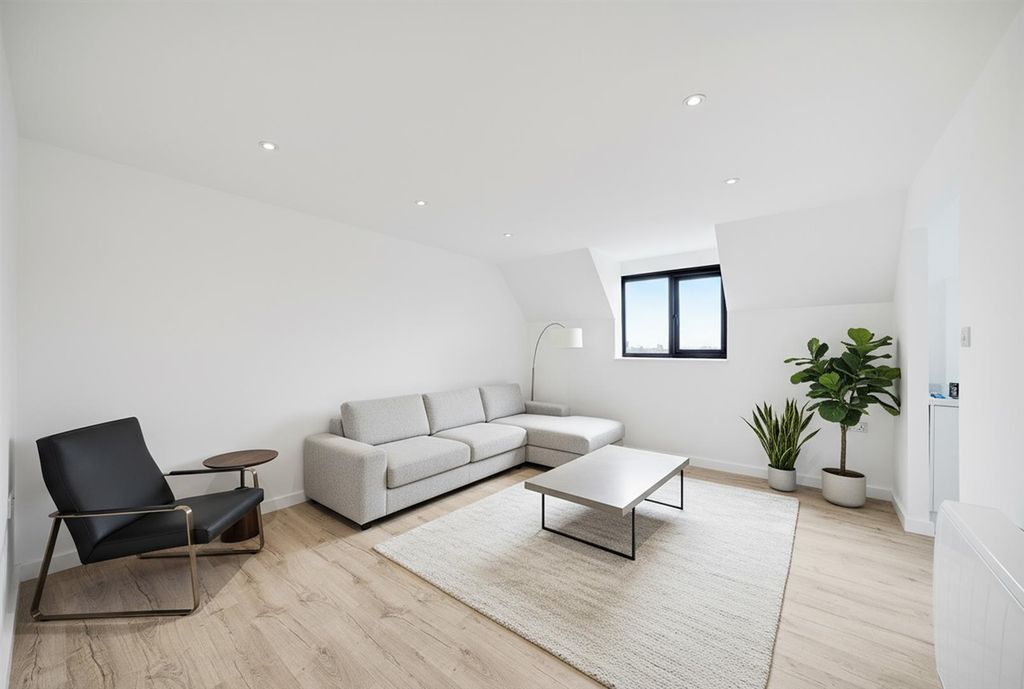 Property photo 1 of 11 Living Room