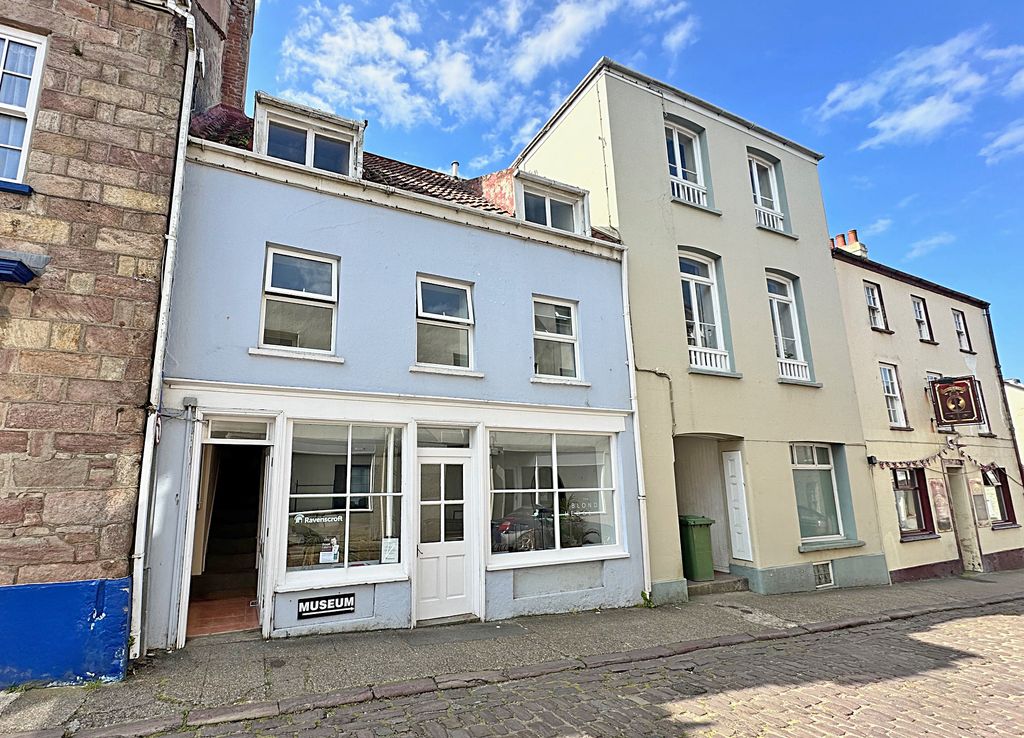 Property photo 1 of 18