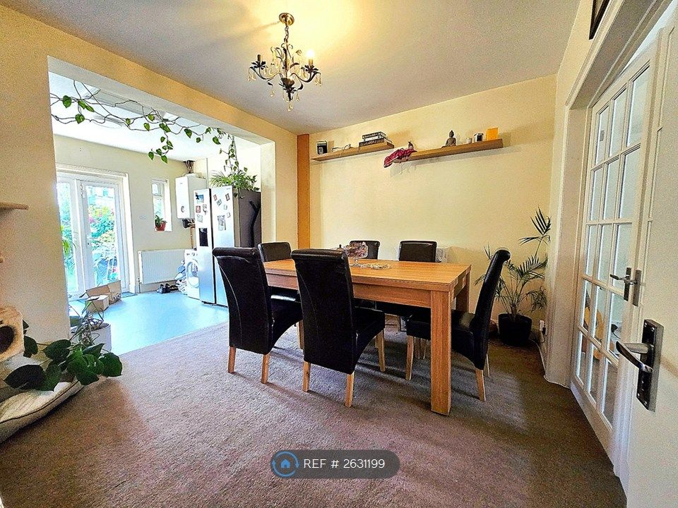 Property photo 1 of 2