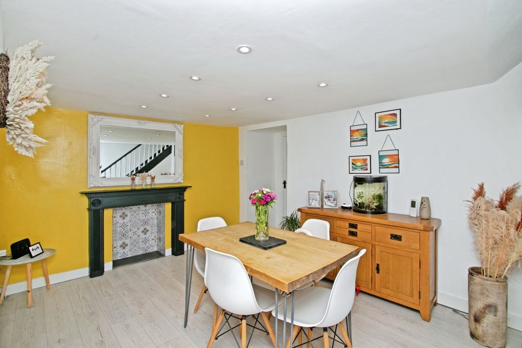 Property photo 3 of 26 Dining Room