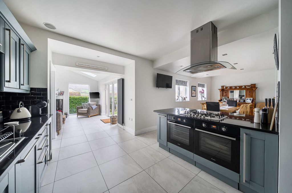 Property photo 2 of 19 1417832-13-69A07E...