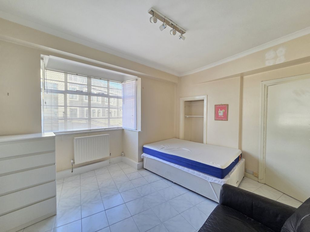Property photo 2 of 5 Gallery