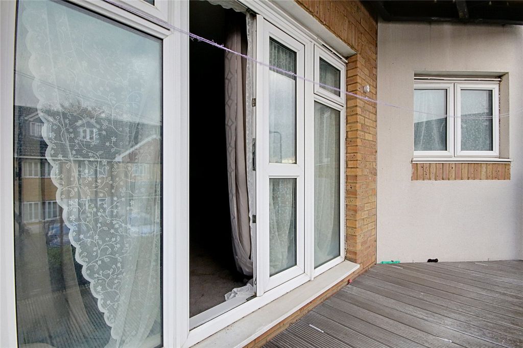 Property photo 2 of 12 Picture No. 19